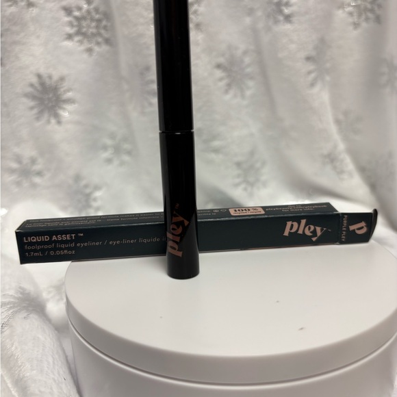 Pley Other - Pley Liquid Asset Foolproof Eyeliner in Purple Pley Full Size NIB